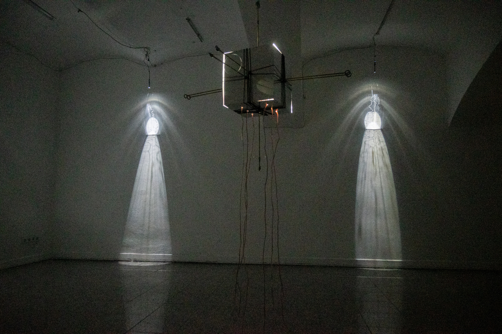 UnBREATHED ZONE exhibition documentation